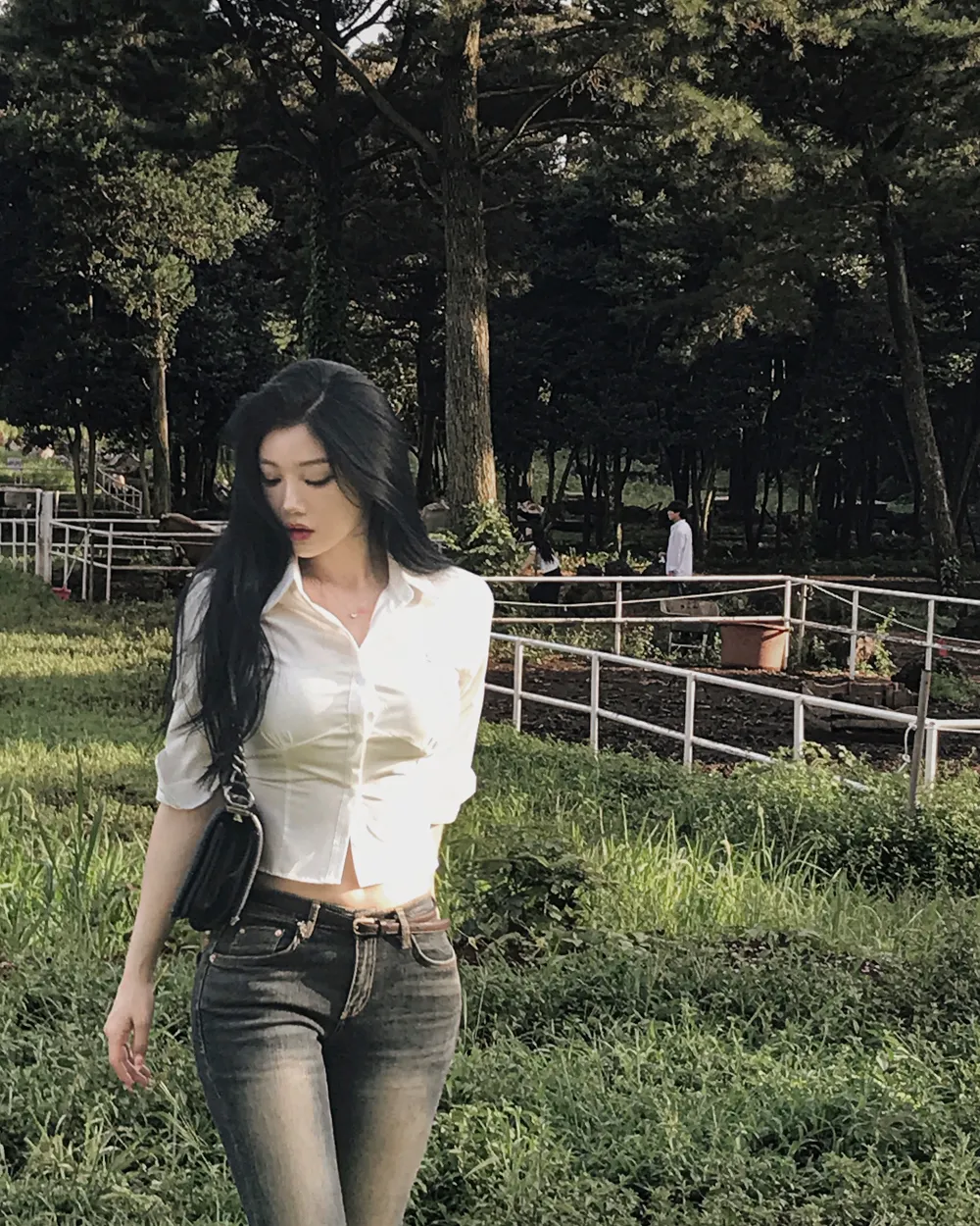 반팔 티셔츠 모델 착용 이미지-S1L128