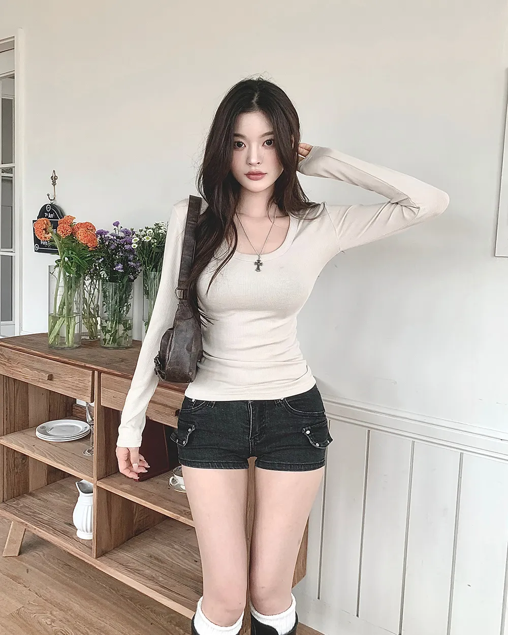 반바지 모델 착용 이미지-S3L13