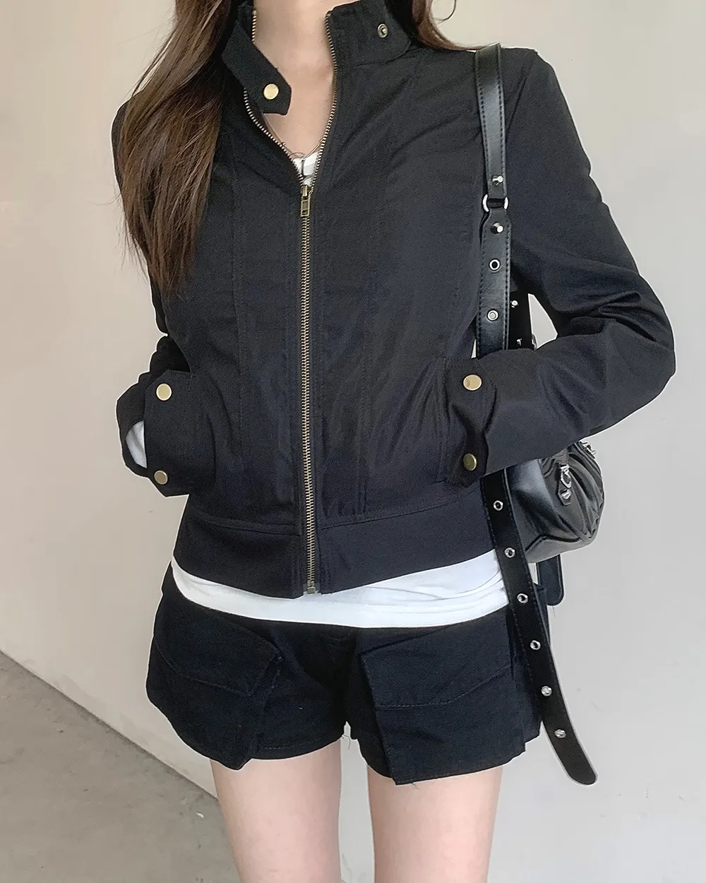 긴팔 티셔츠 모델 착용 이미지-S2L31