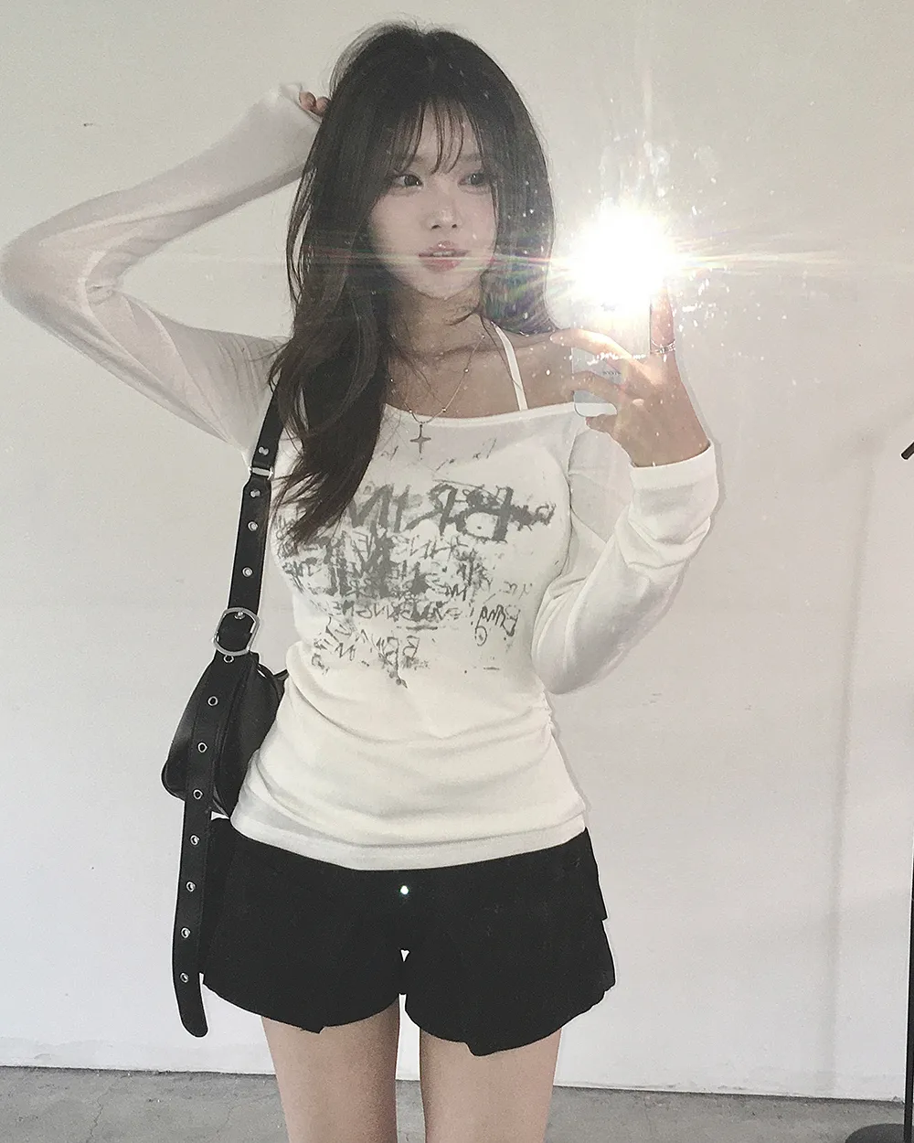 긴팔 티셔츠 모델 착용 이미지-S5L13