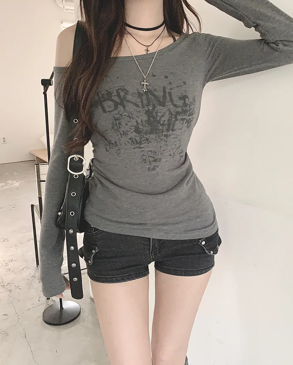 긴팔 티셔츠 모델 착용 이미지-S5L31