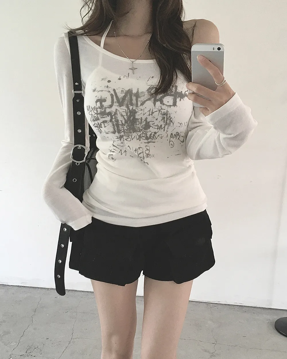 긴팔 티셔츠 모델 착용 이미지-S5L12