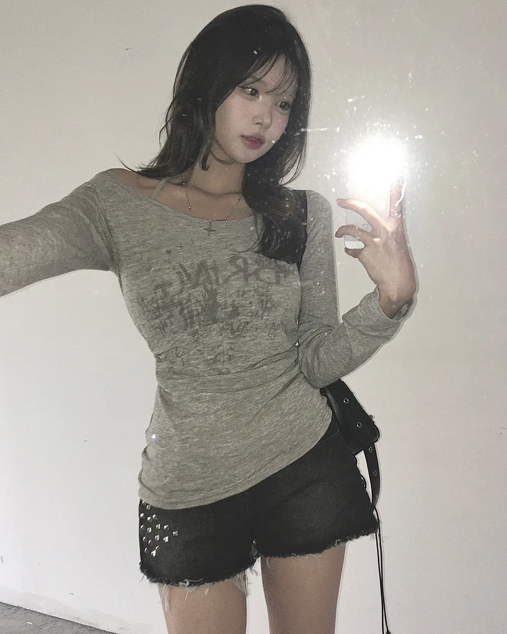 긴팔 티셔츠 모델 착용 이미지-S5L22