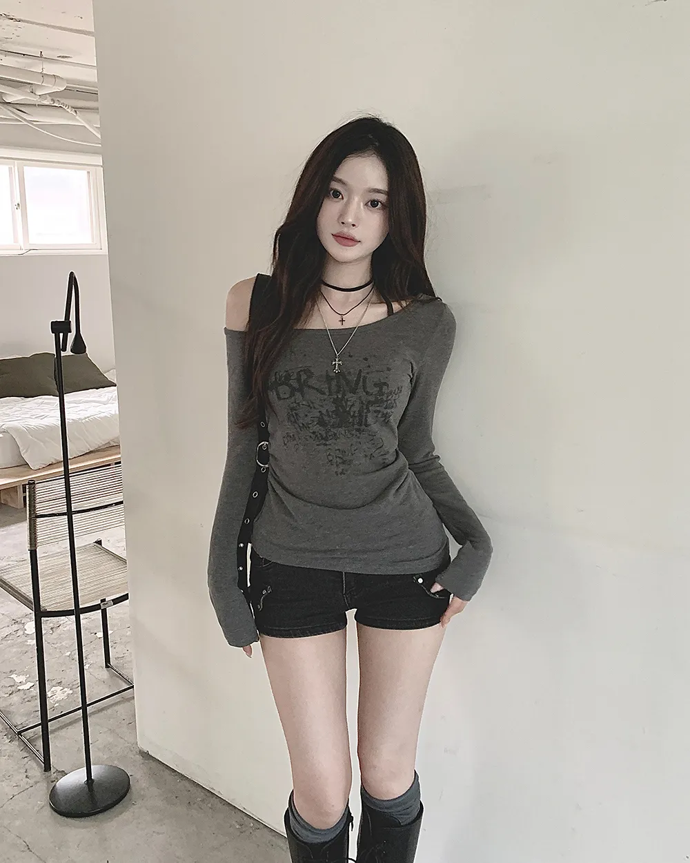 긴팔 티셔츠 모델 착용 이미지-S5L27