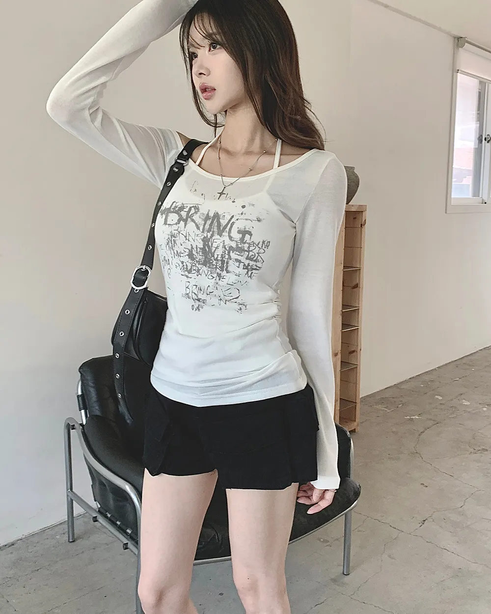 긴팔 티셔츠 모델 착용 이미지-S5L9