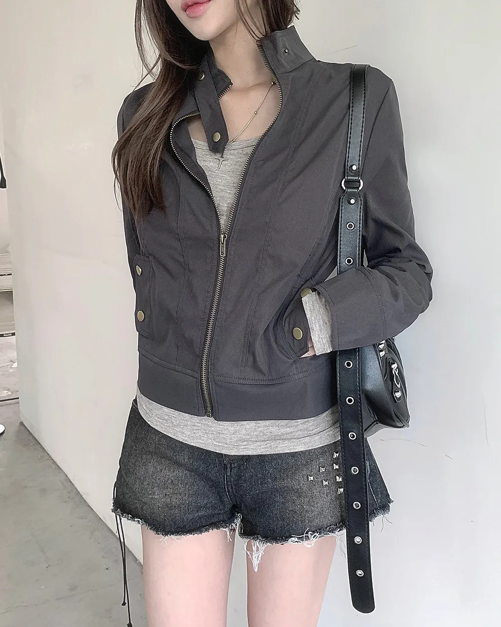 긴팔 티셔츠 모델 착용 이미지-S2L40