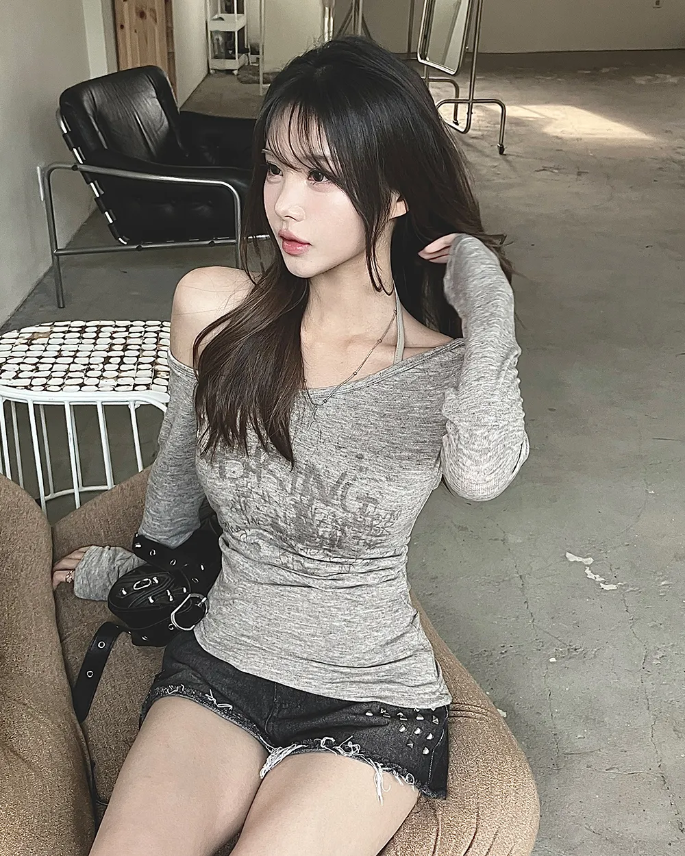 긴팔 티셔츠 모델 착용 이미지-S5L18