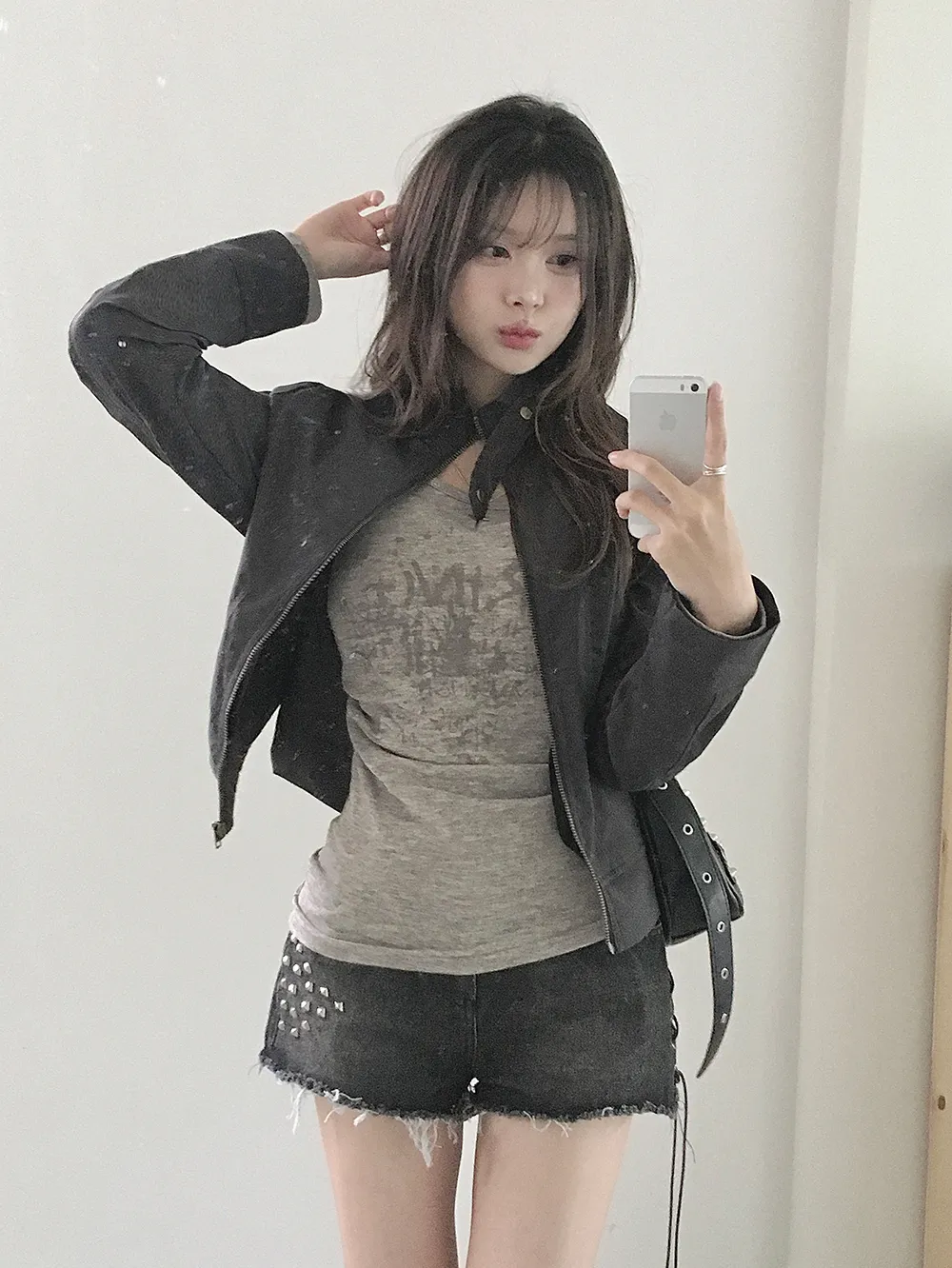 긴팔 티셔츠 모델 착용 이미지-S2L34