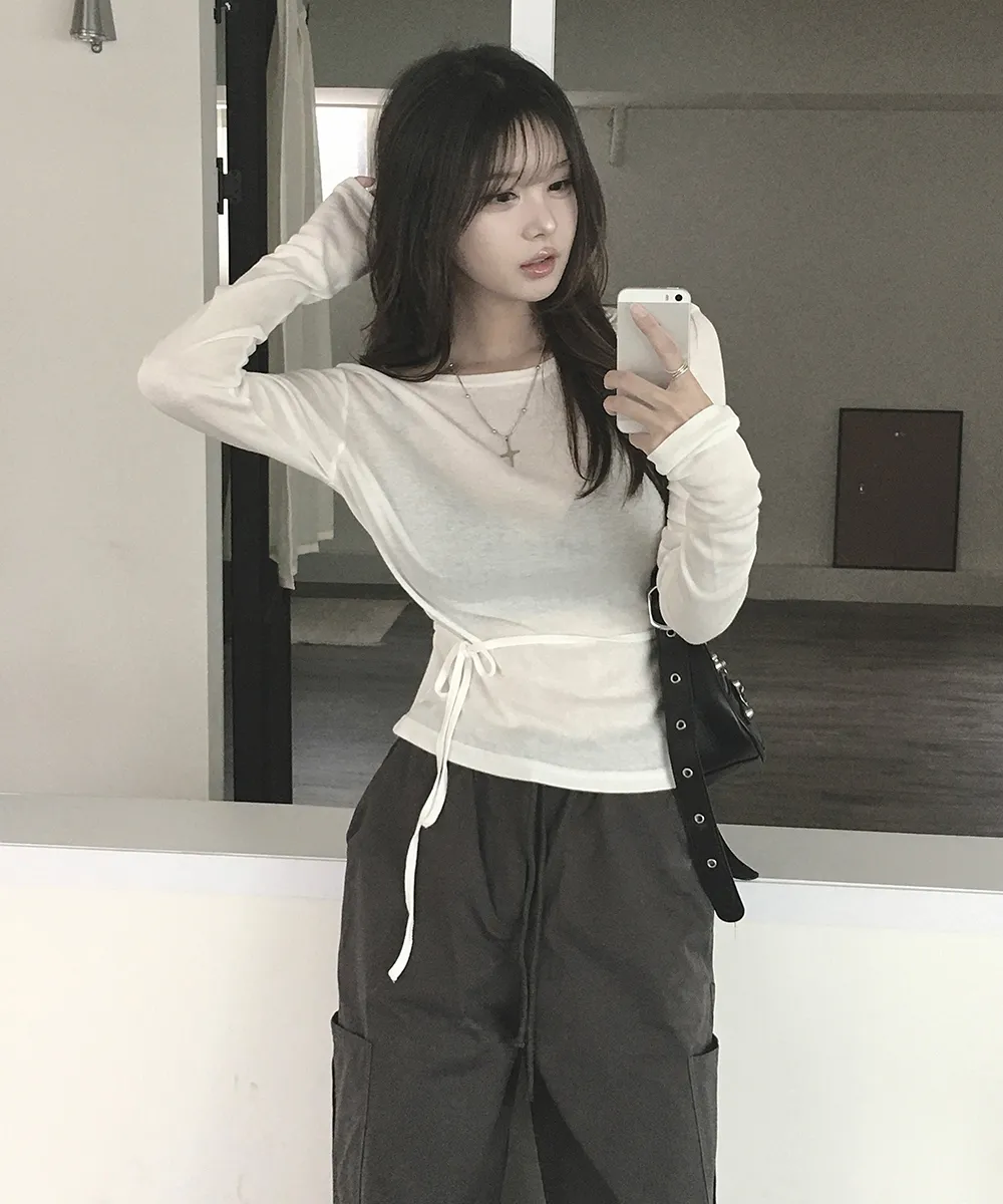 긴팔 티셔츠 모델 착용 이미지-S2L3