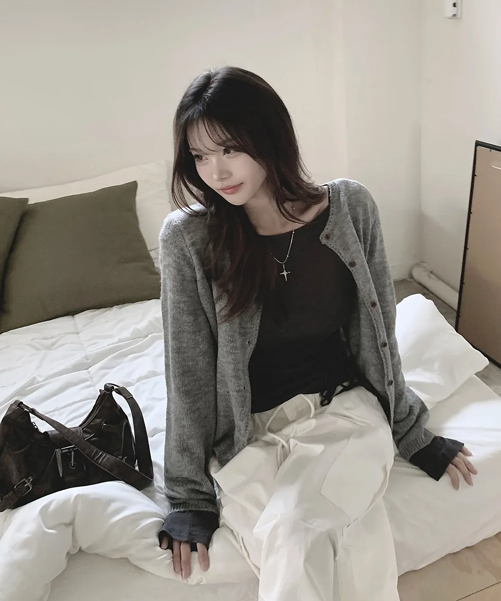 긴팔 티셔츠 모델 착용 이미지-S2L66