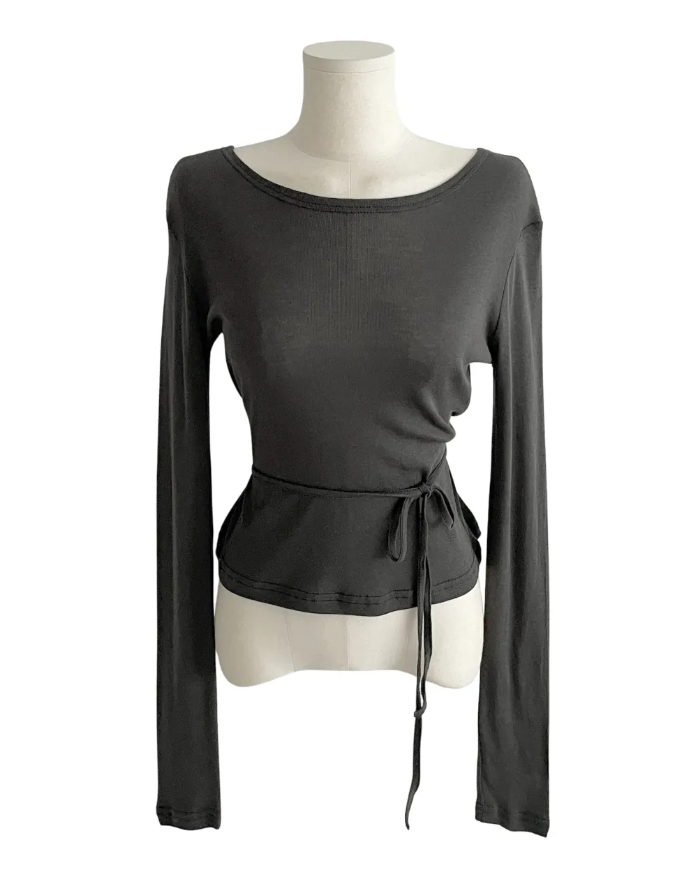 긴팔 티셔츠 차콜 색상 이미지-S1L13