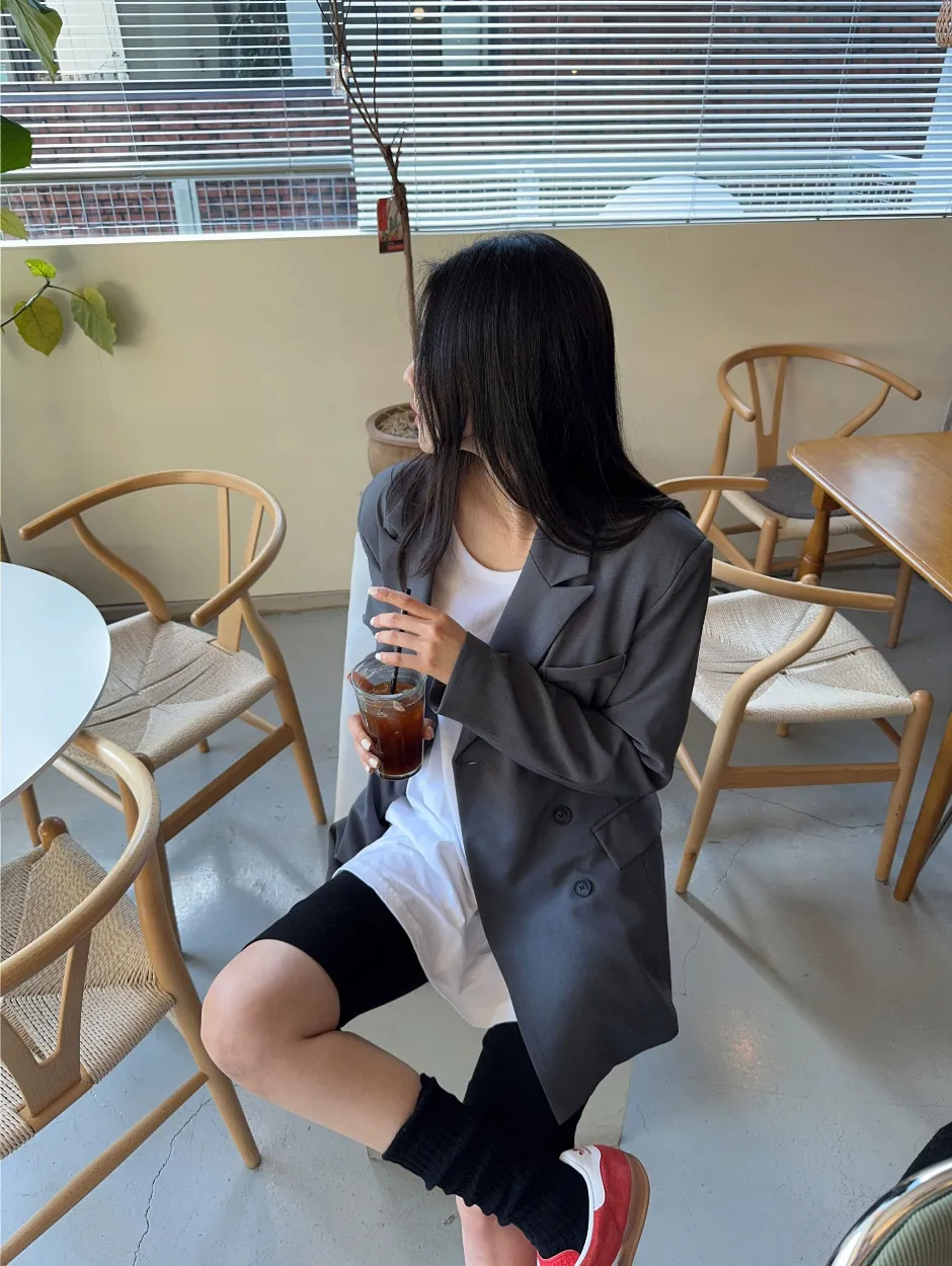 블레이저 모델 착용 이미지-S1L16