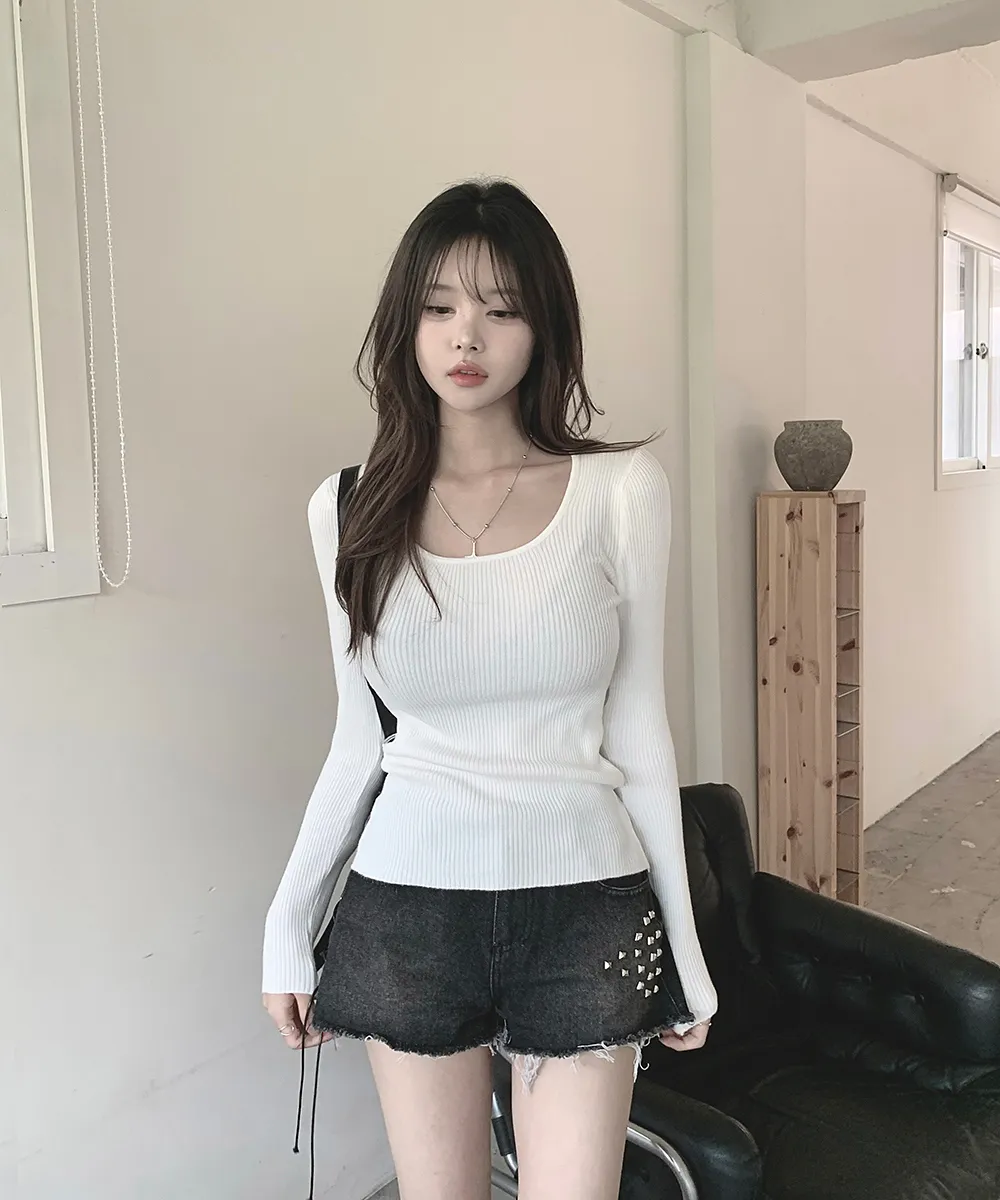 긴팔 티셔츠 모델 착용 이미지-S3L2