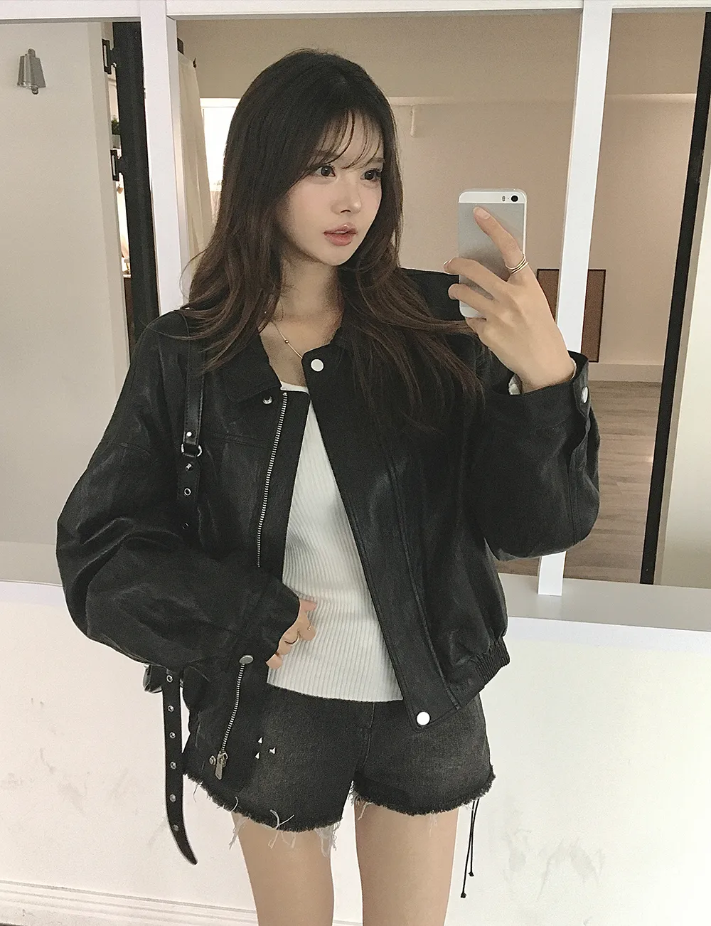 긴팔 티셔츠 모델 착용 이미지-S2L6