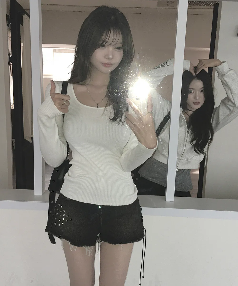 긴팔 티셔츠 모델 착용 이미지-S3L9