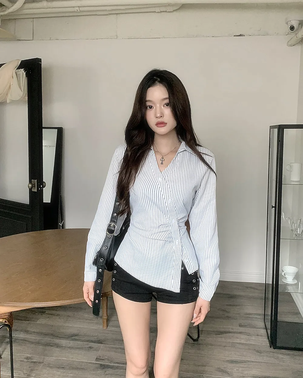 반바지 모델 착용 이미지-S2L123