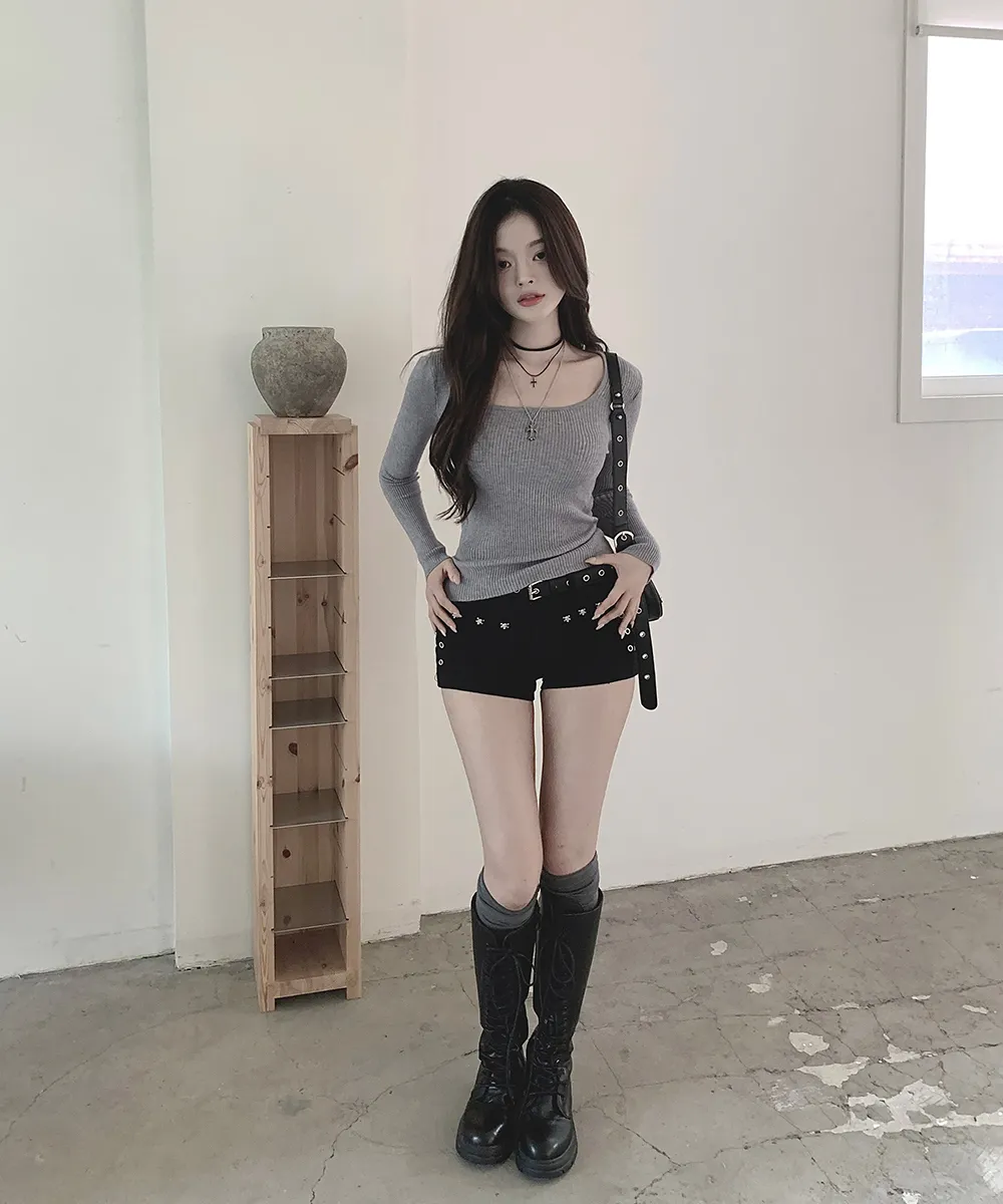 반바지 모델 착용 이미지-S2L79