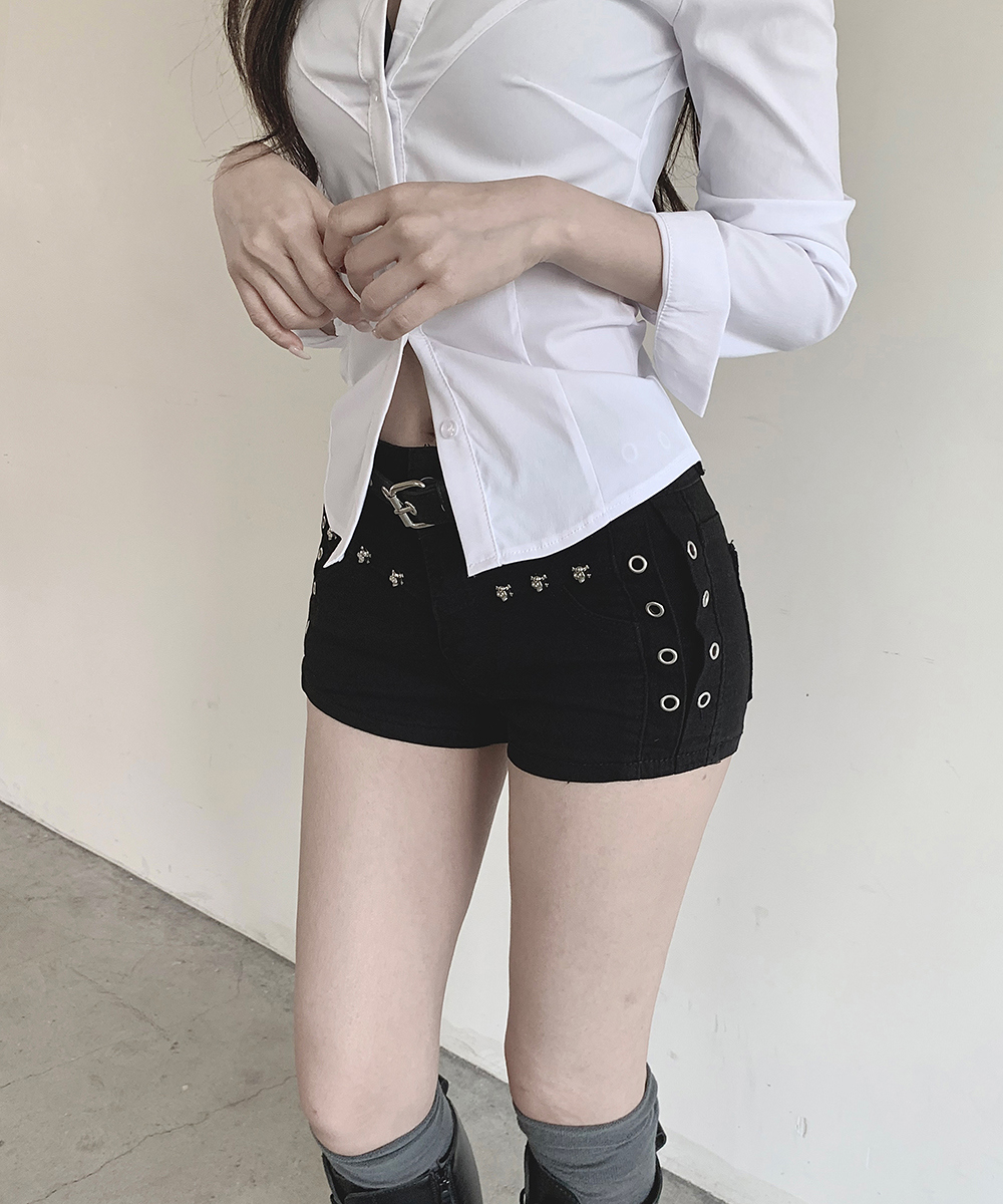 ショートスタッズパンチングショートパンツ | レディースファッション