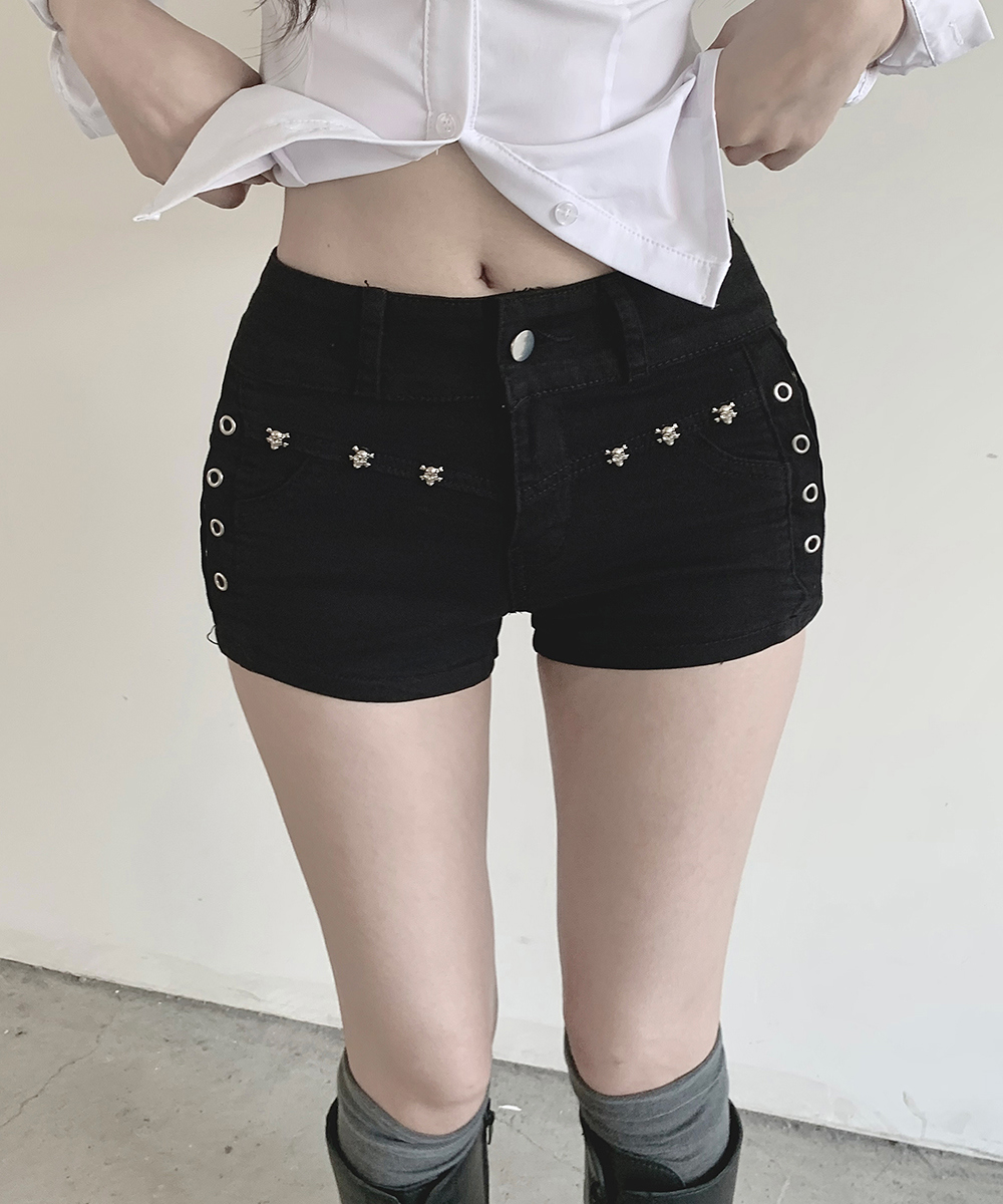ショートスタッズパンチングショートパンツ | レディースファッション