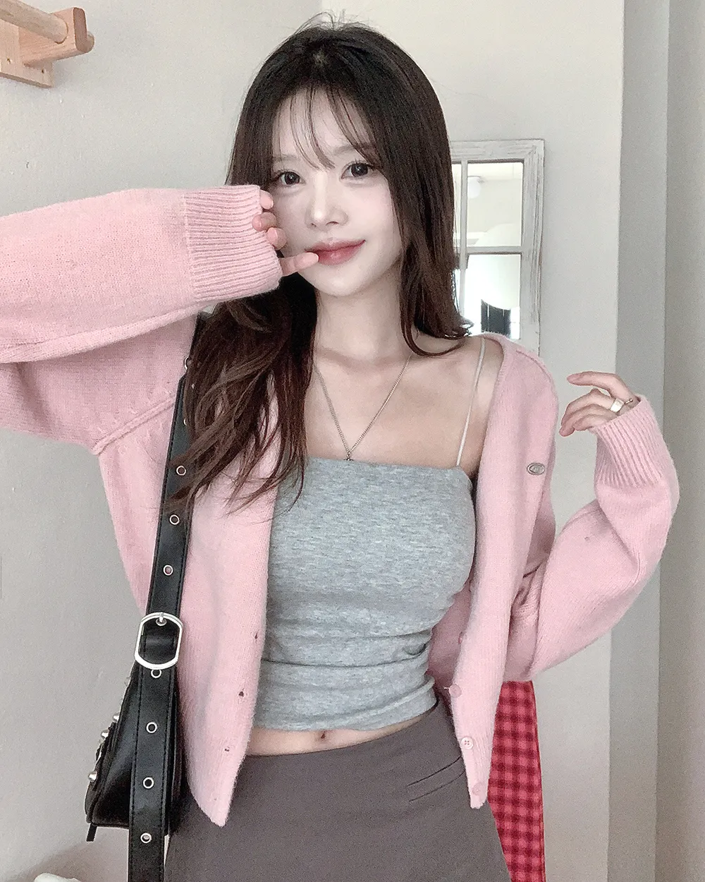 카디건 모델 착용 이미지-S2L8