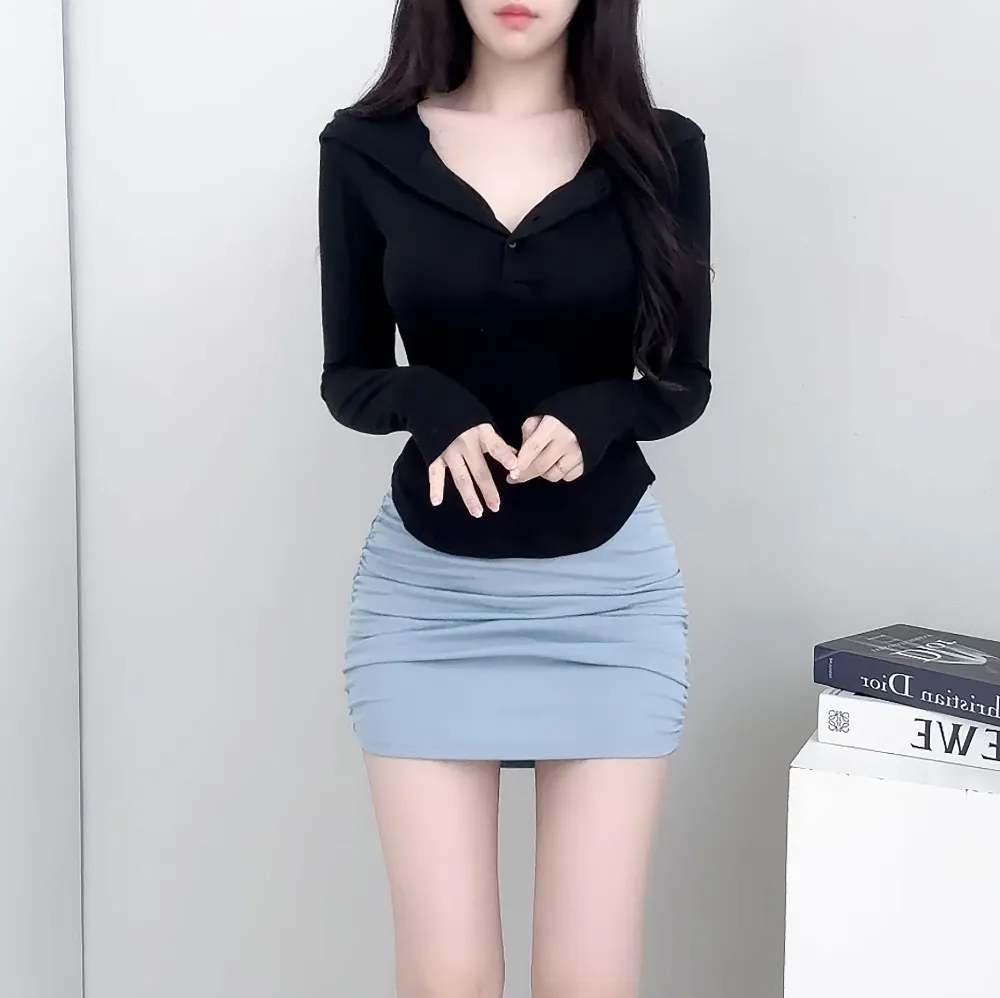 긴팔 티셔츠 모델 착용 이미지-S2L3