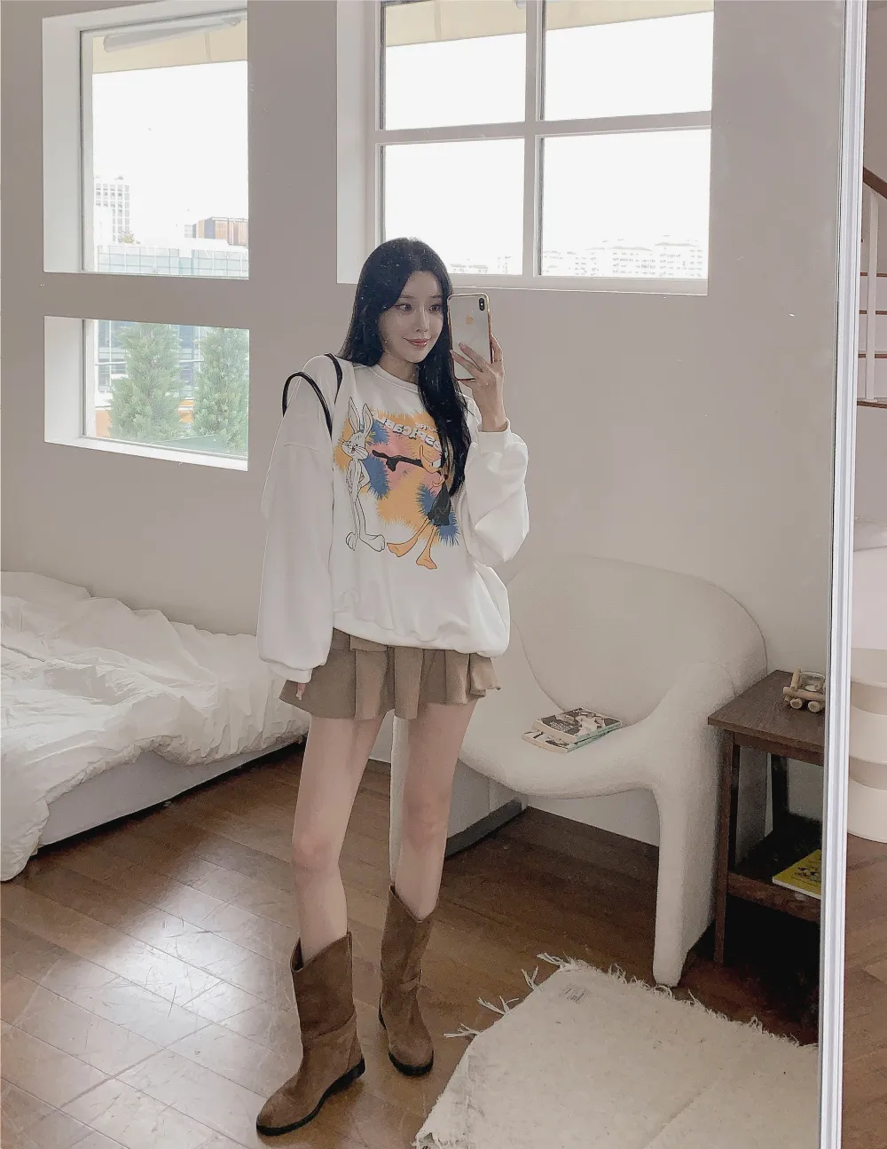 긴팔 티셔츠 모델 착용 이미지-S2L23