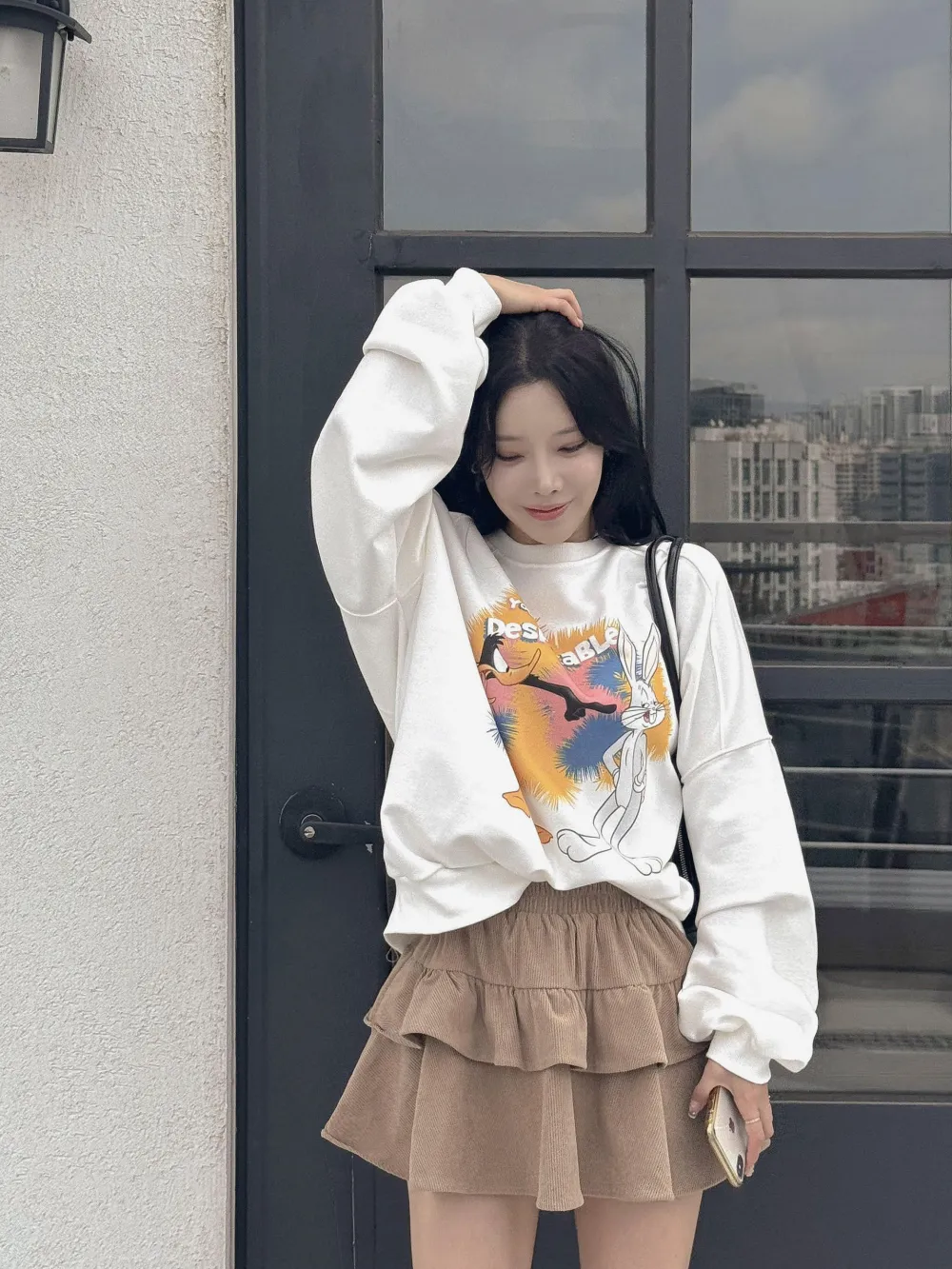 긴팔 티셔츠 모델 착용 이미지-S2L8