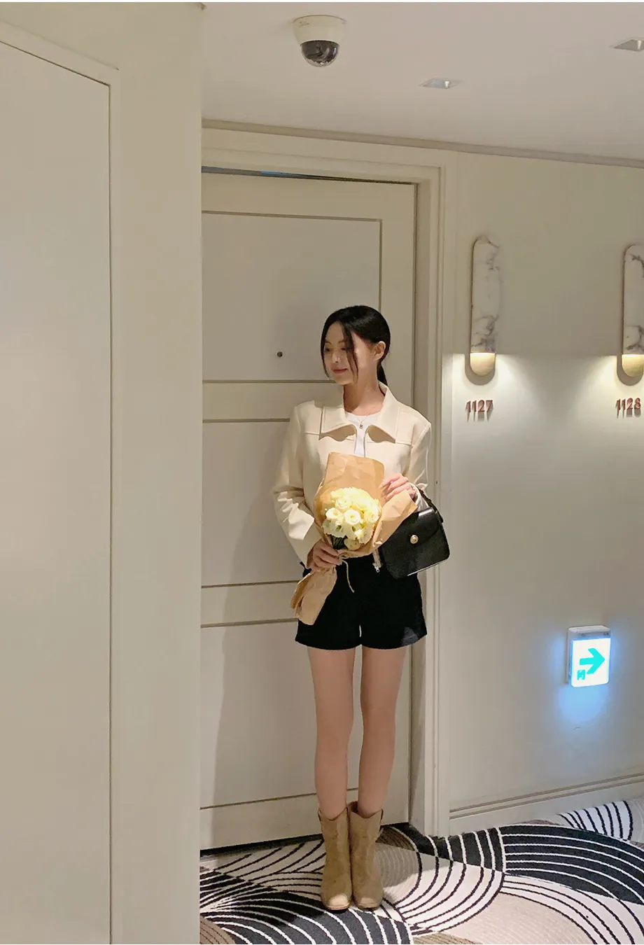 RIRINCO スエードセミクロップド丈ジップアップジャケット