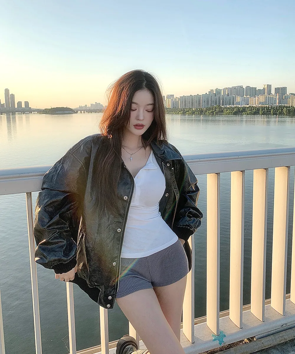 긴팔 티셔츠 모델 착용 이미지-S2L21