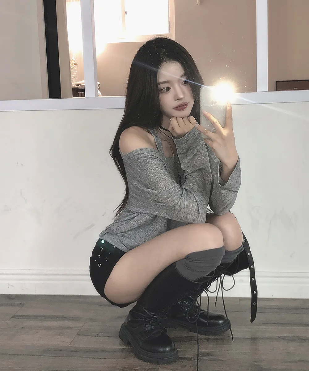 긴팔 티셔츠 모델 착용 이미지-S2L43