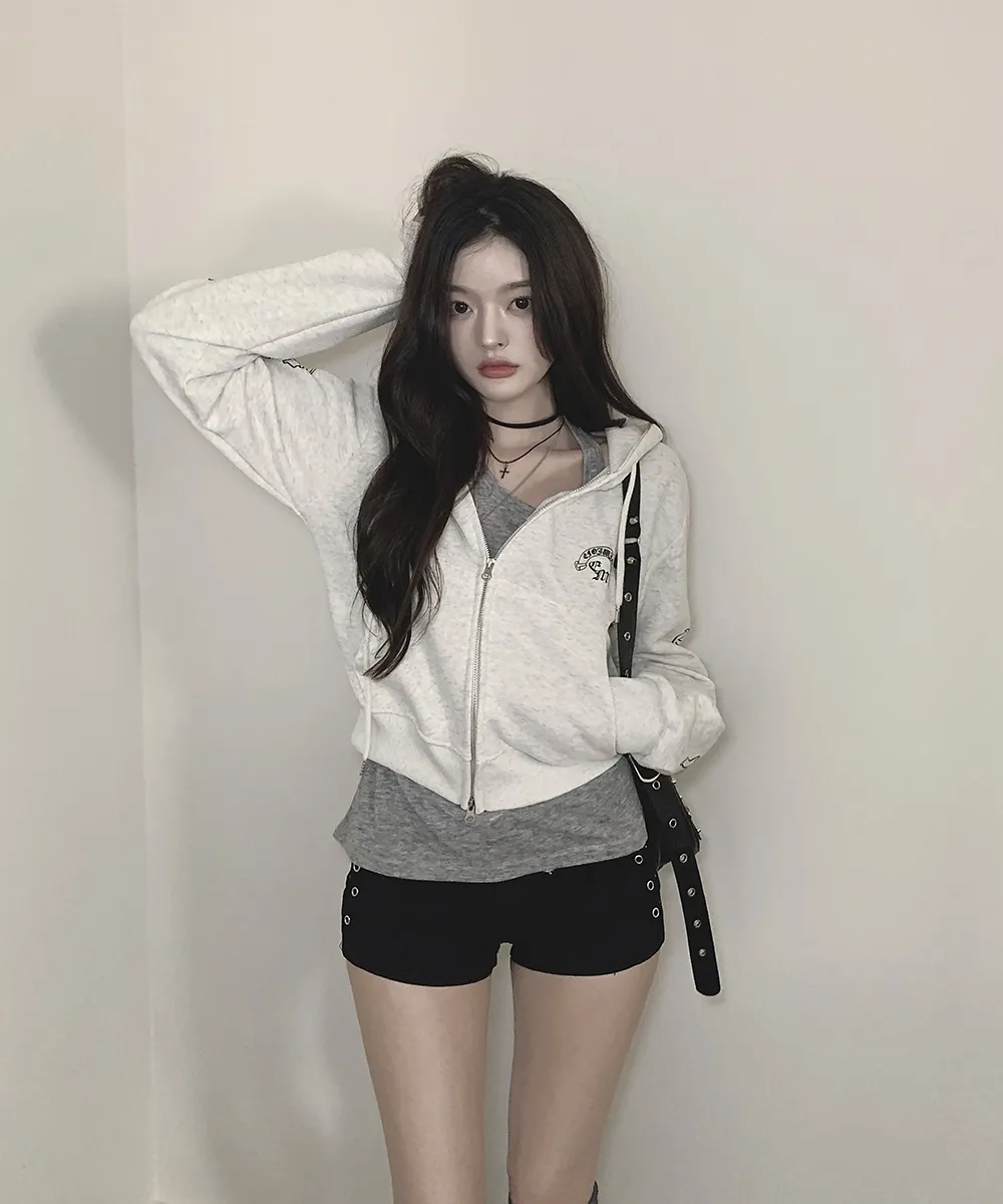 긴팔 티셔츠 모델 착용 이미지-S2L46