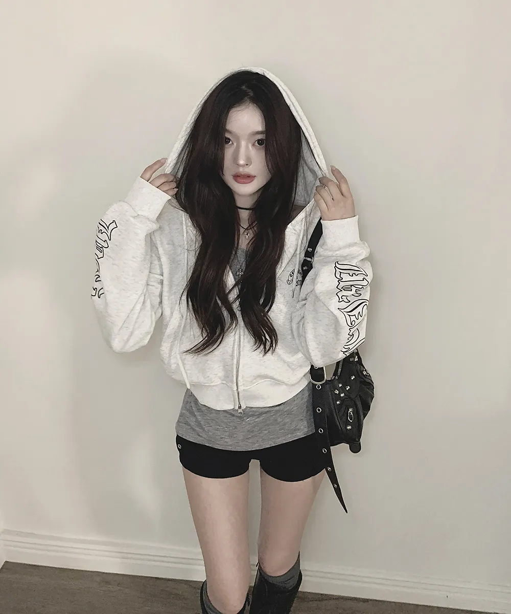 긴팔 티셔츠 모델 착용 이미지-S2L51