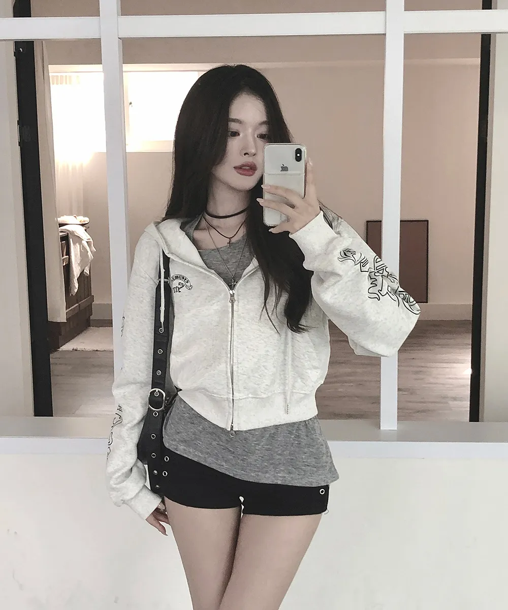 긴팔 티셔츠 모델 착용 이미지-S2L70