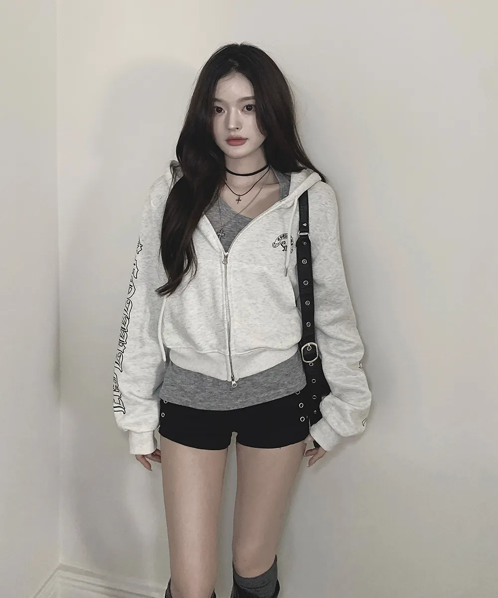 긴팔 티셔츠 모델 착용 이미지-S2L47