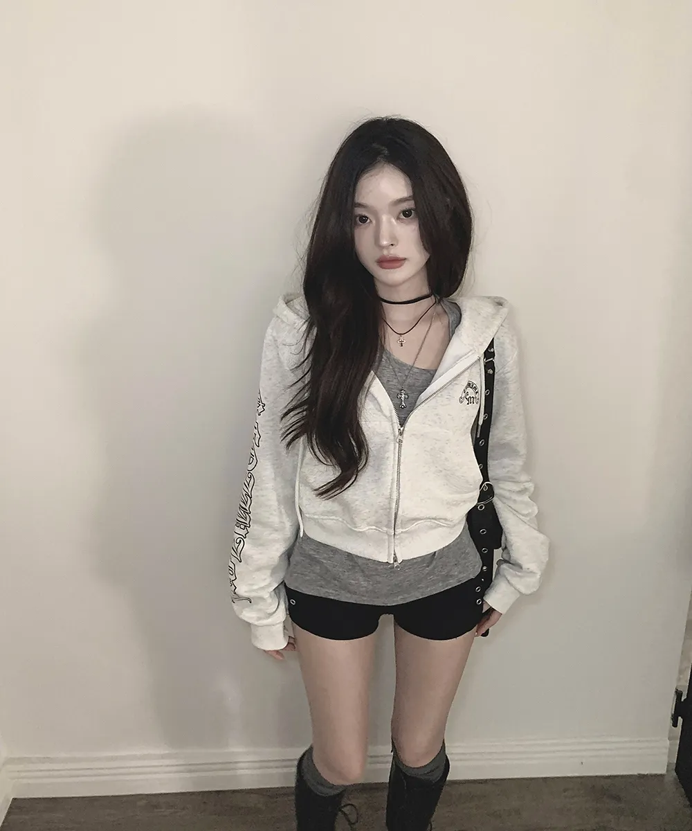 긴팔 티셔츠 모델 착용 이미지-S2L66
