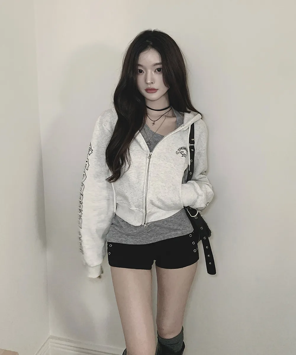 긴팔 티셔츠 모델 착용 이미지-S2L45