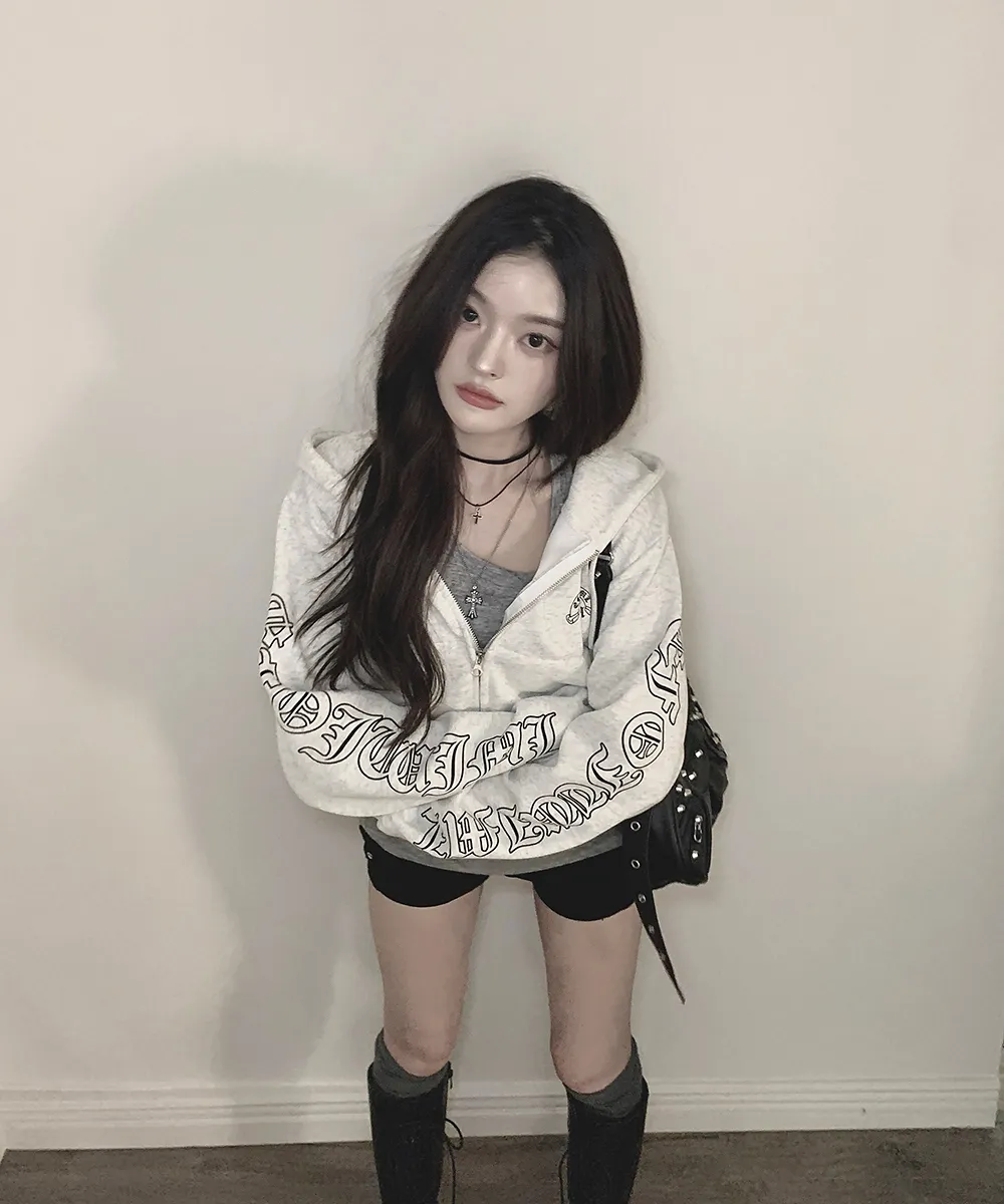 긴팔 티셔츠 모델 착용 이미지-S2L48