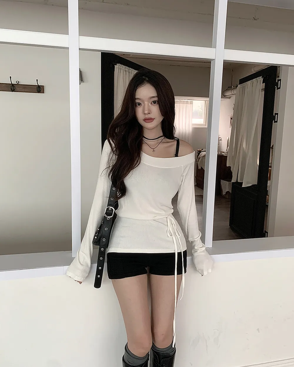 반바지 모델 착용 이미지-S3L3