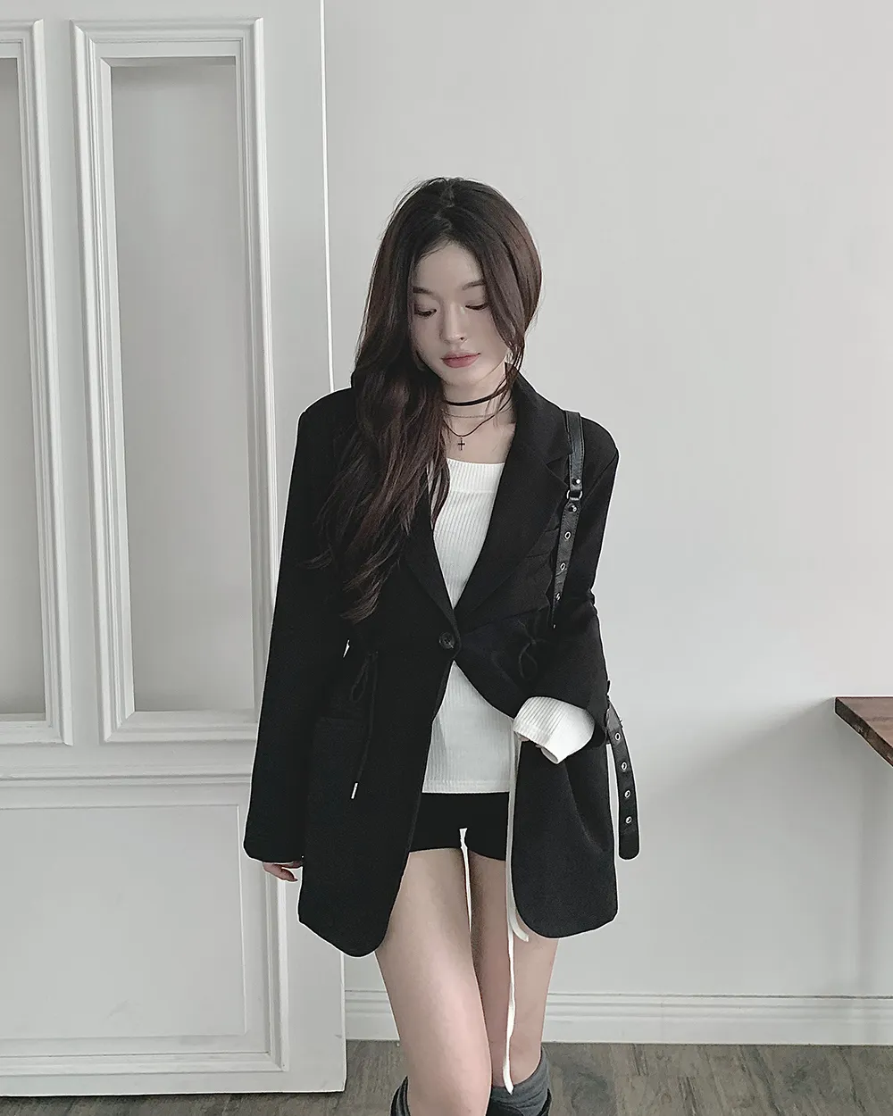 반바지 모델 착용 이미지-S2L41