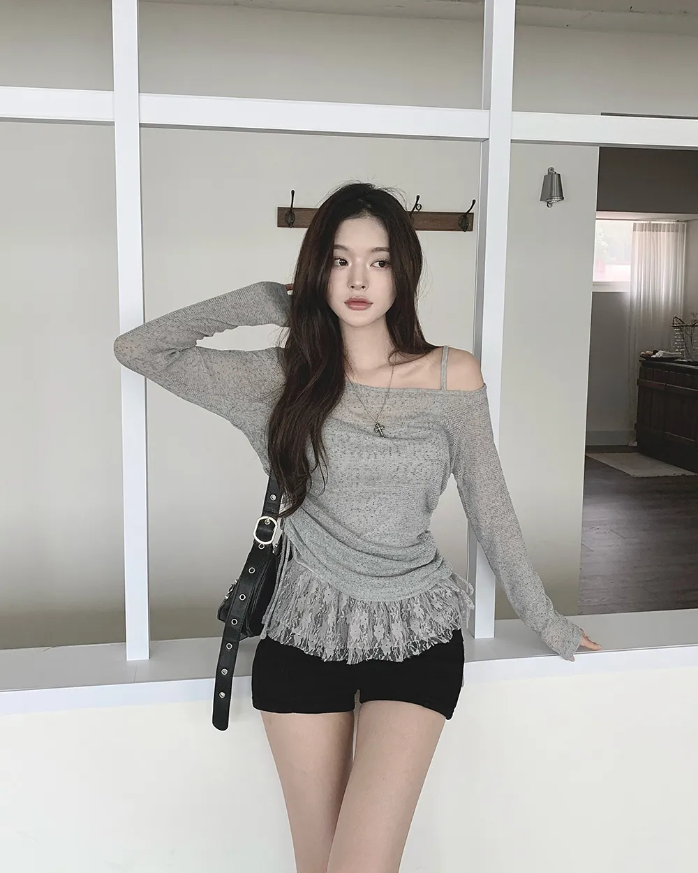 반바지 모델 착용 이미지-S4L10