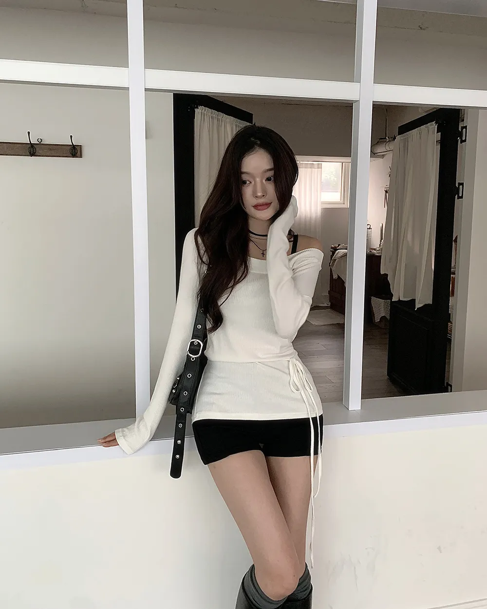 반바지 모델 착용 이미지-S3L2