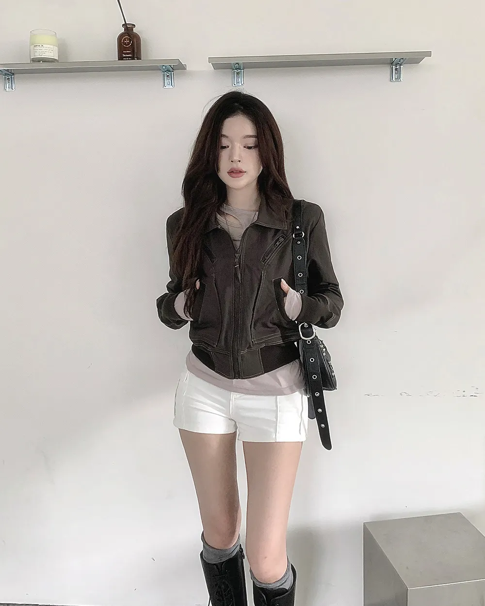 반바지 모델 착용 이미지-S2L32