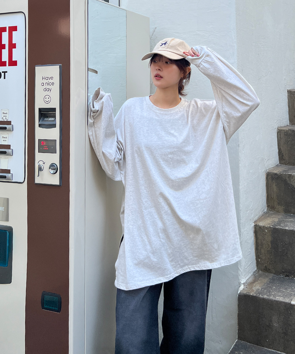 コットンラウンドネック長袖ボクシーロングスリットTシャツ