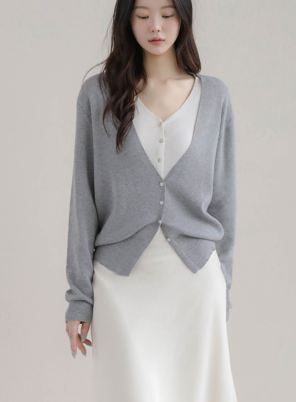 ニットソフトレイヤード風長袖Vネックボタンスリムカーディガン