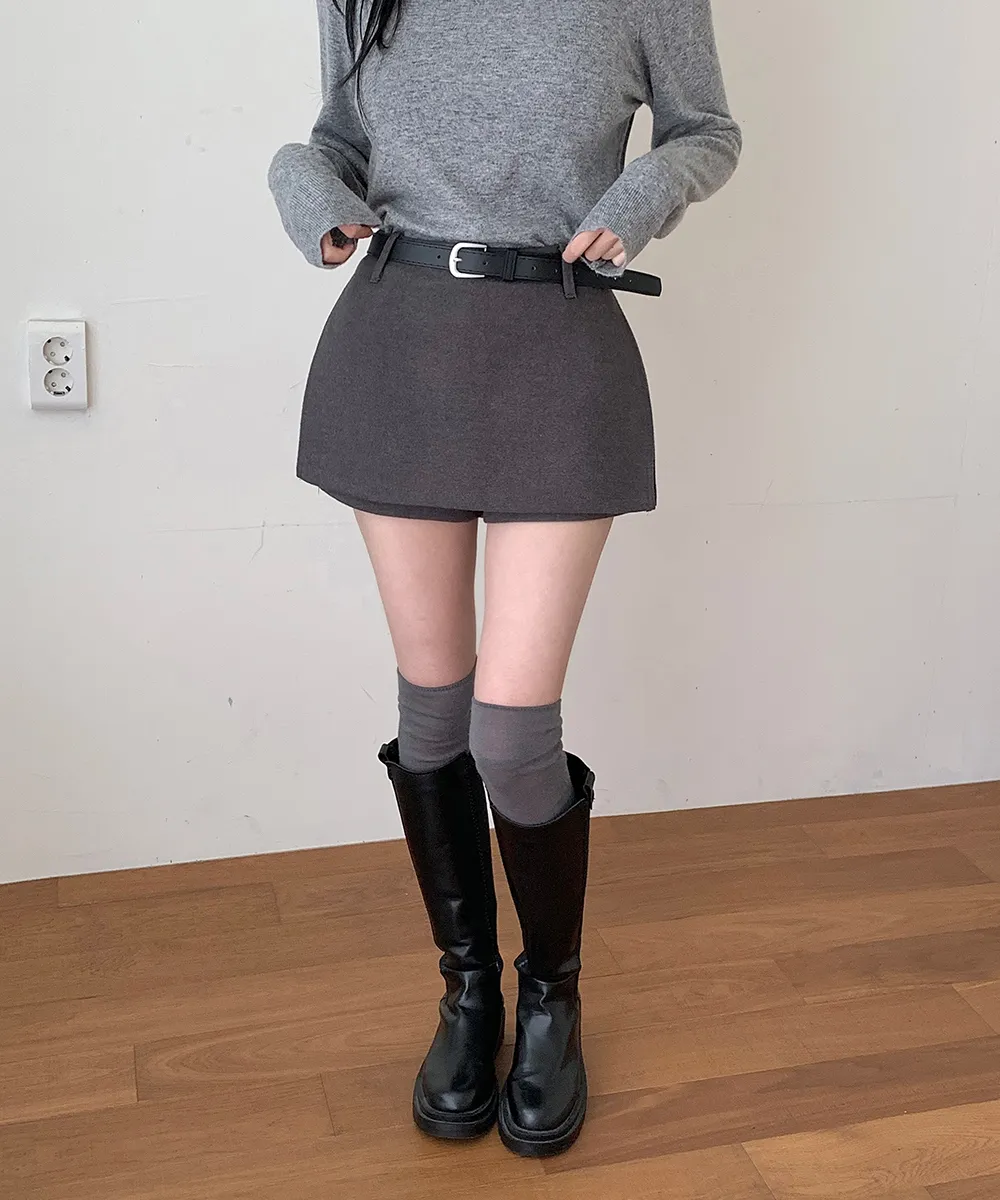 반바지 모델 착용 이미지-S2L32