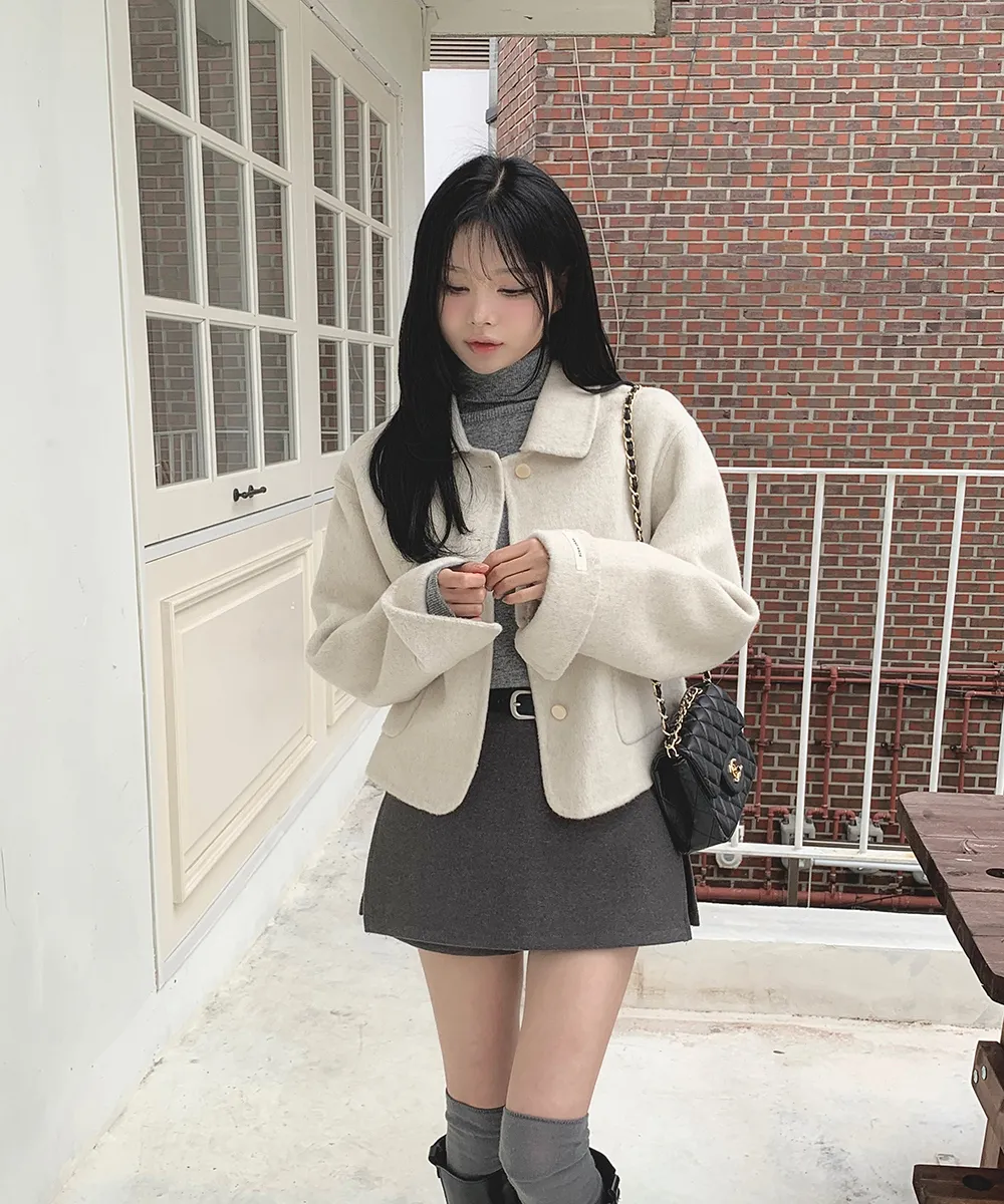 반바지 모델 착용 이미지-S4L12