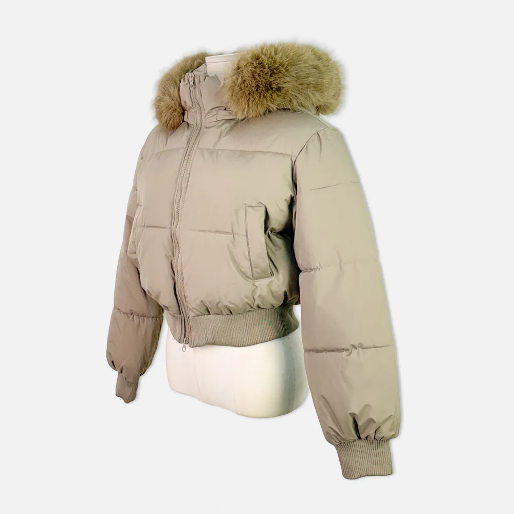 패딩 크림 색상 이미지-S1L32