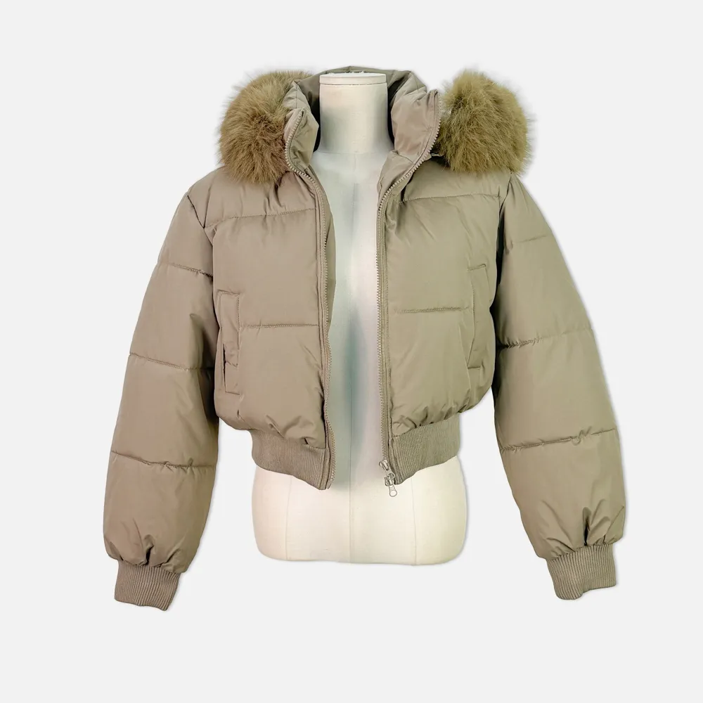 패딩 크림 색상 이미지-S1L26