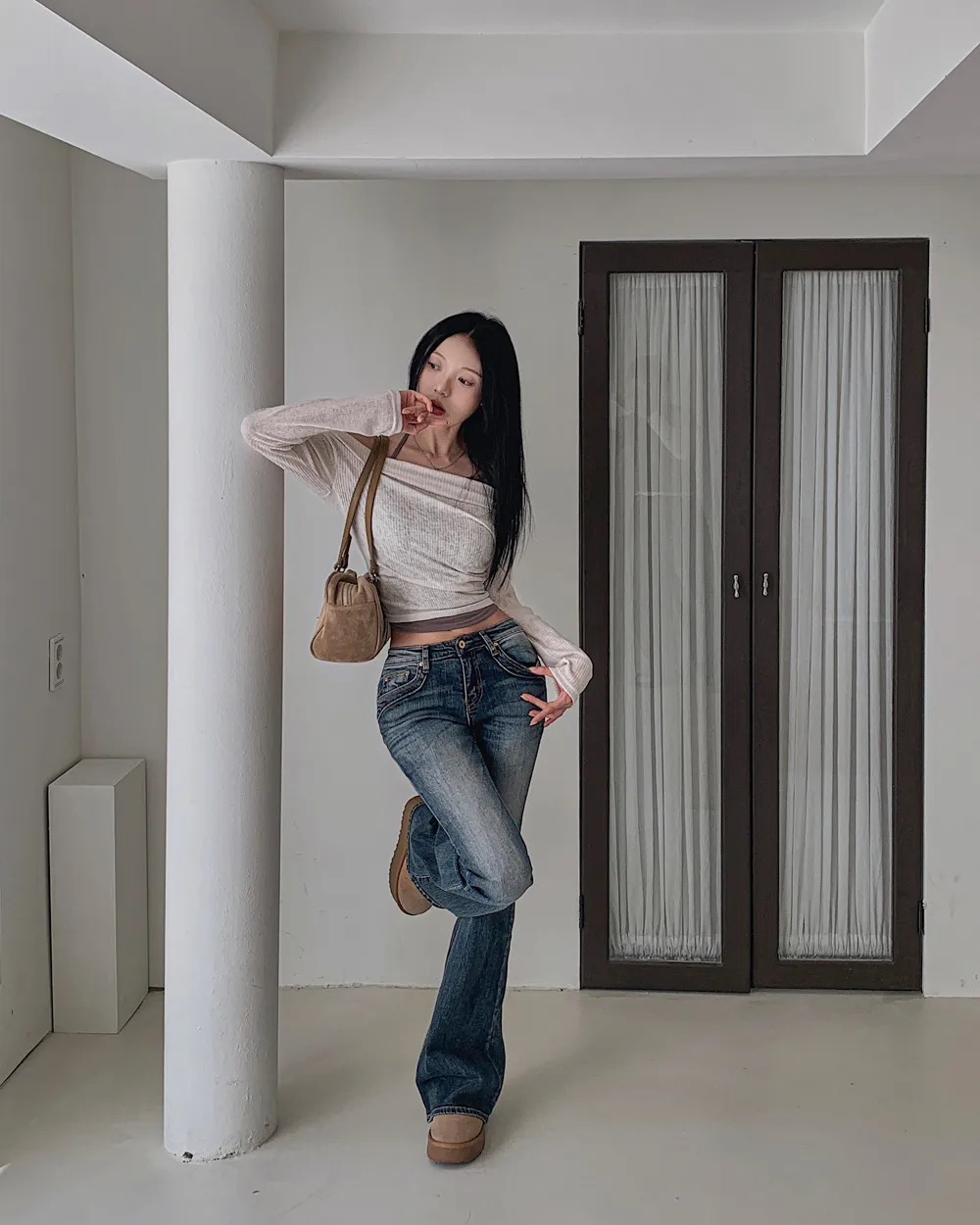 패딩 모델 착용 이미지-S1L76