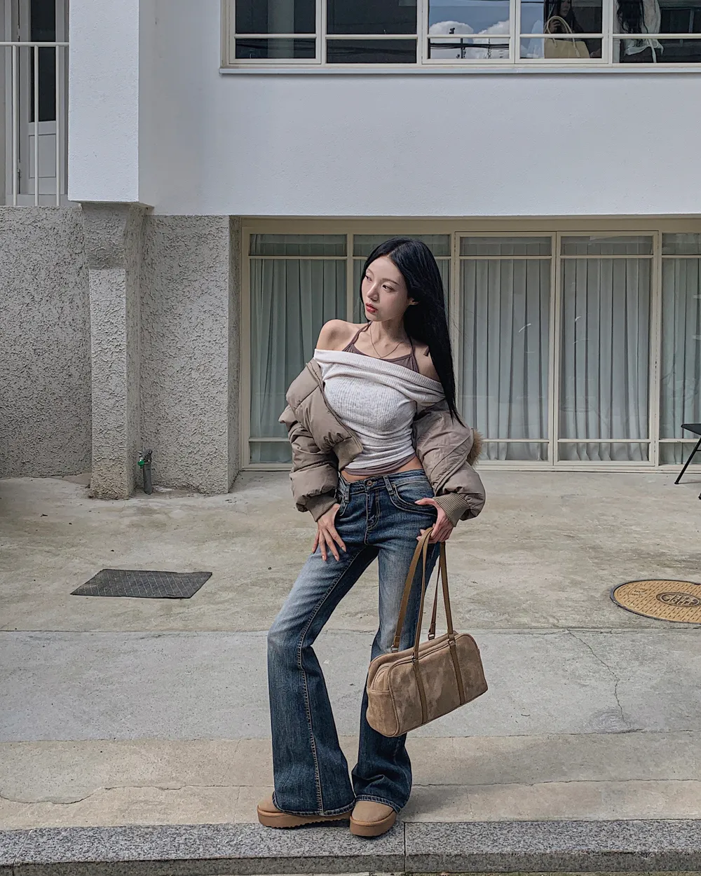 패딩 모델 착용 이미지-S1L67